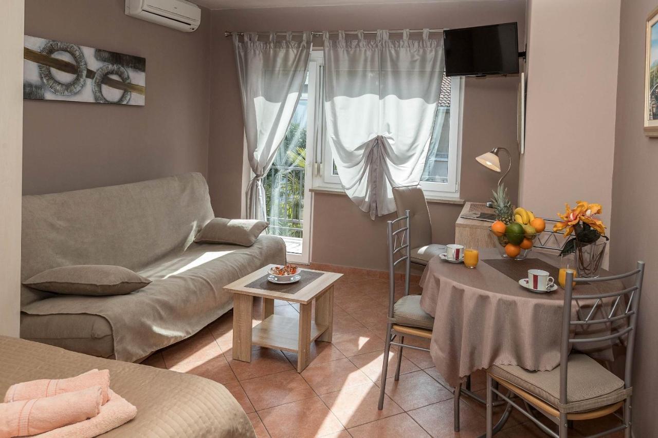 Apartments Karmen 1 Crikvenica Buitenkant foto