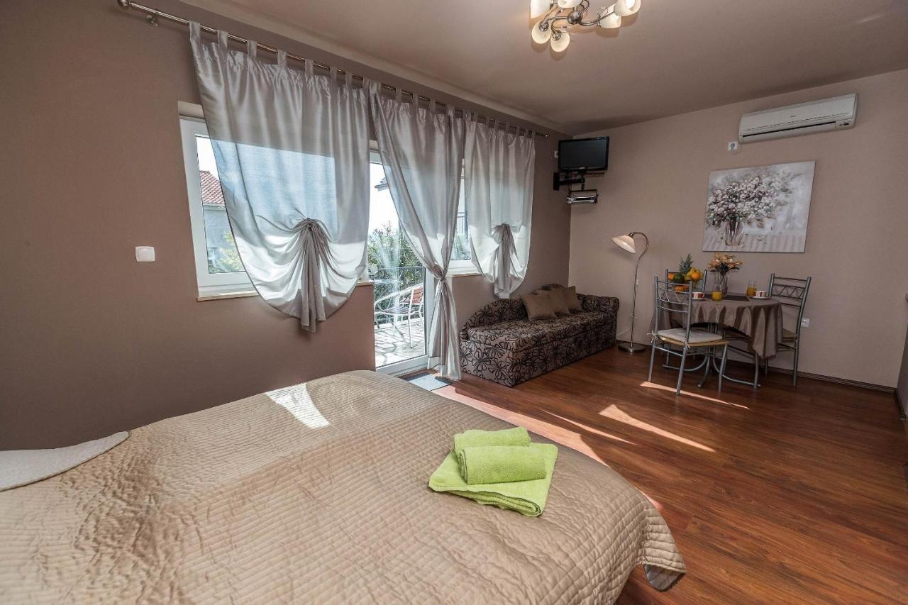 Apartments Karmen 1 Crikvenica Buitenkant foto