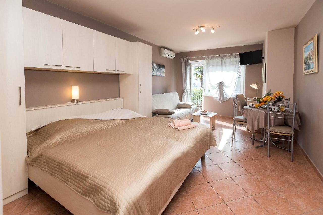 Apartments Karmen 1 Crikvenica Buitenkant foto